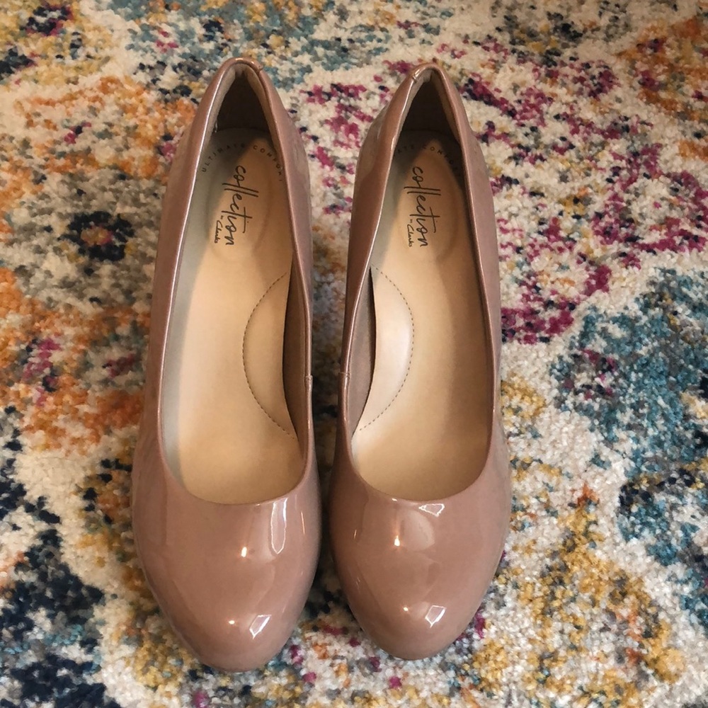 This is a Collection by Clarks, blush, high heel that has only been worn once.